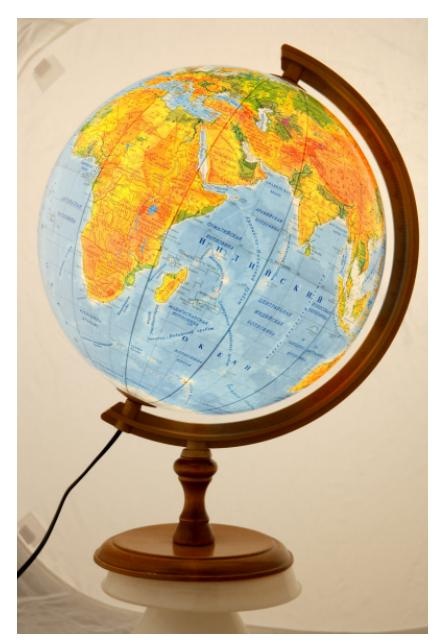 Globus polityczno-fizyczny podświetlany 320 mm Głowala  z aplikacją, stopka drewniana