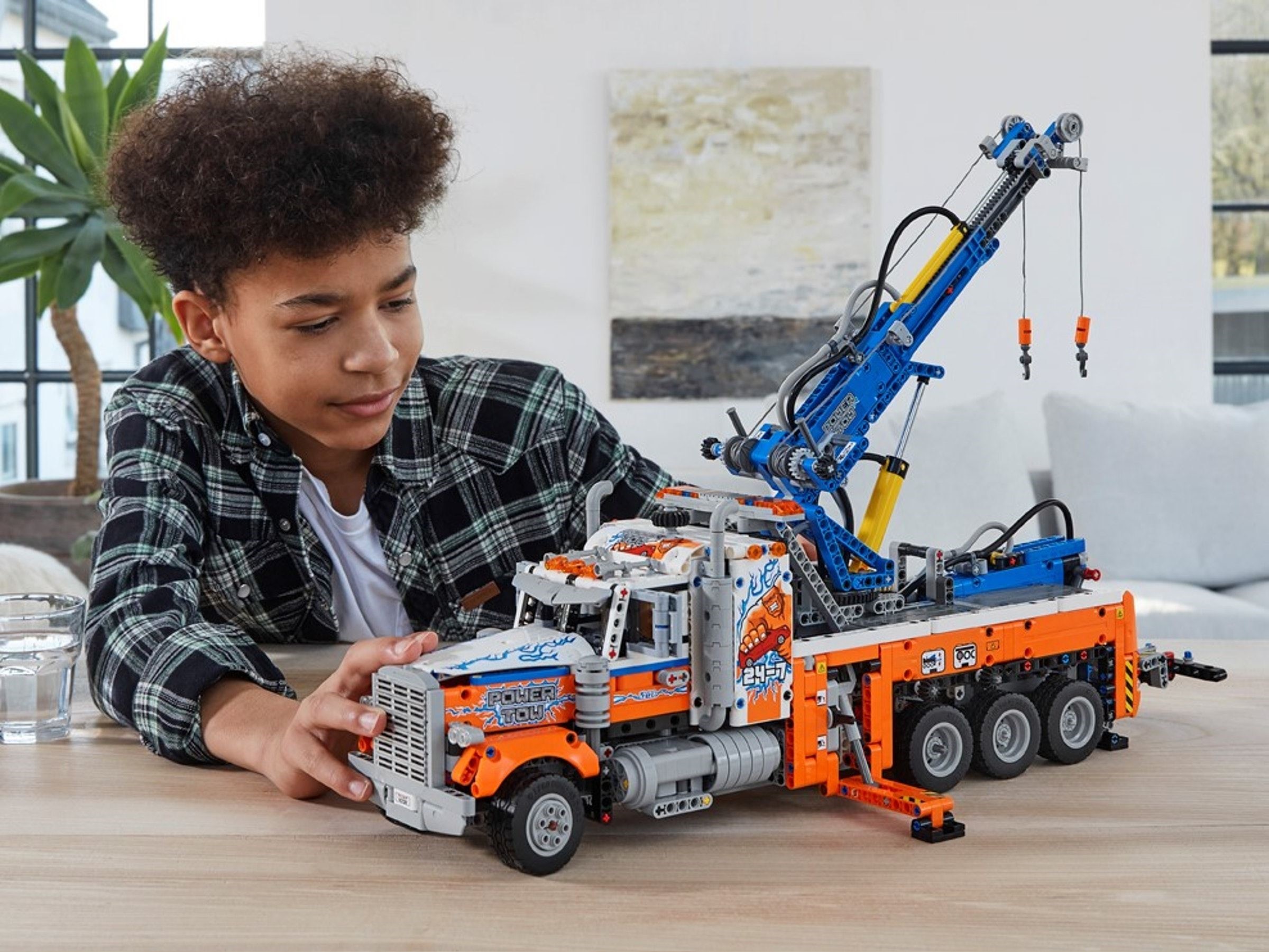 LEGO Technic 42128 Ciężki samochód pomocy drogowej